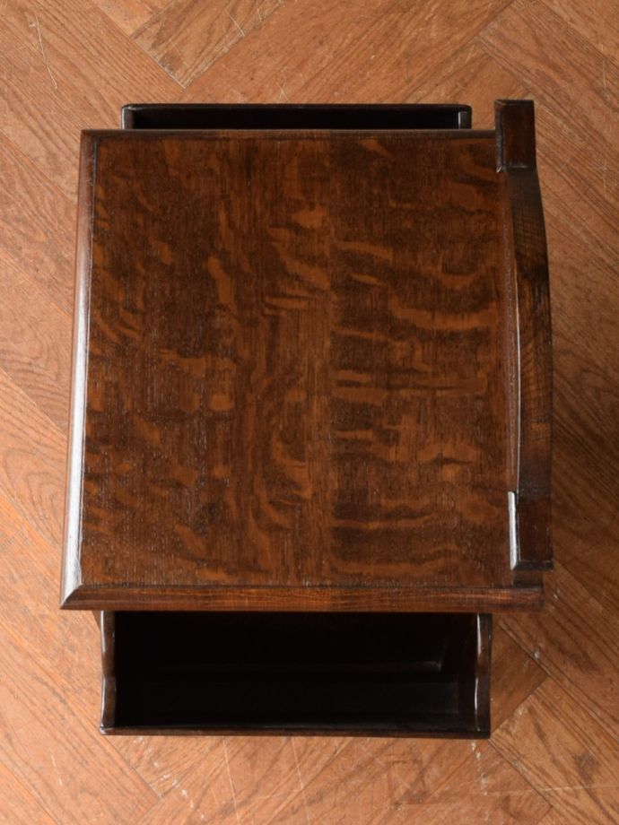 サイドキャビネットの天板