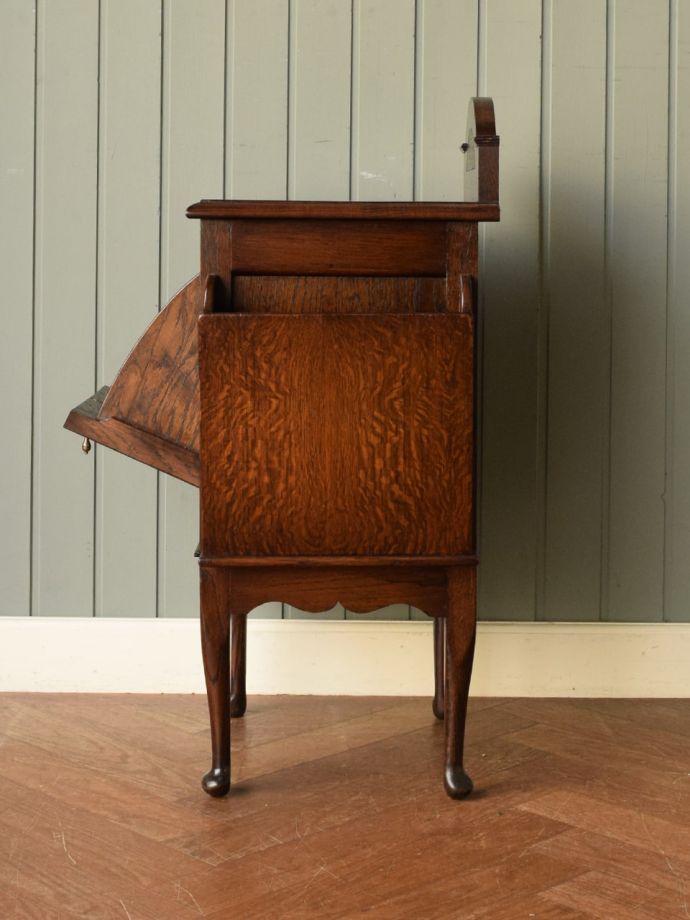 サイドキャビネットの側面