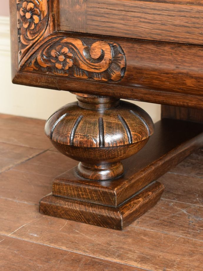 アンティーク家具の脚