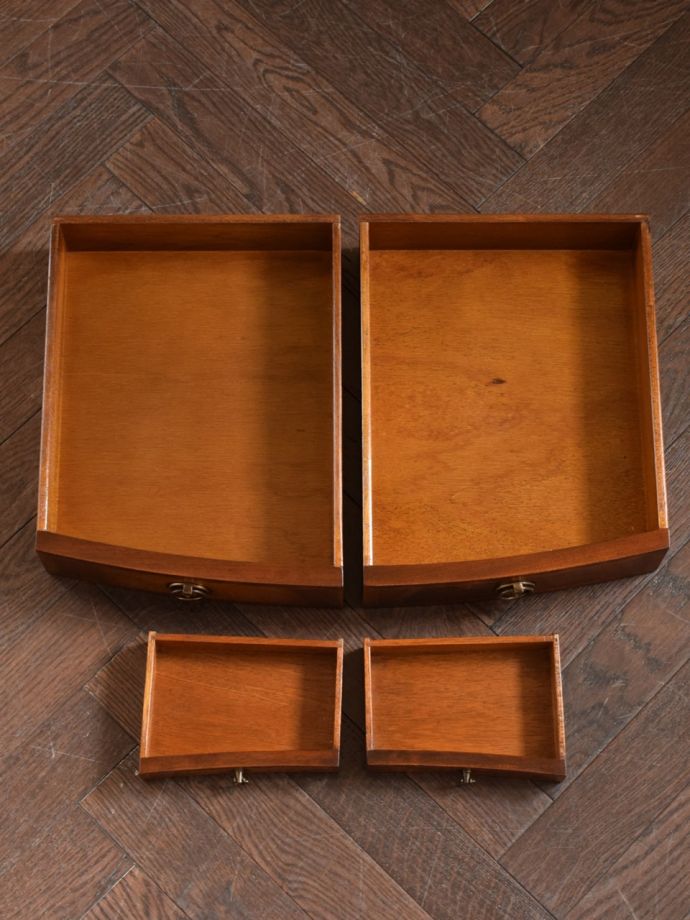 アンティークデスクの引き出し