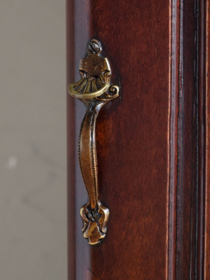 キャビネットの取っ手と鍵