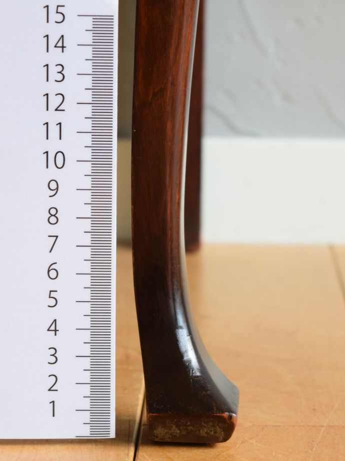 アンティークキャビネットの脚