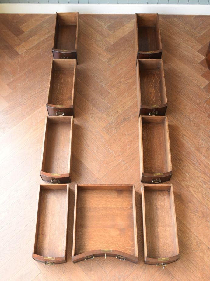 アンティークデスクの引き出し