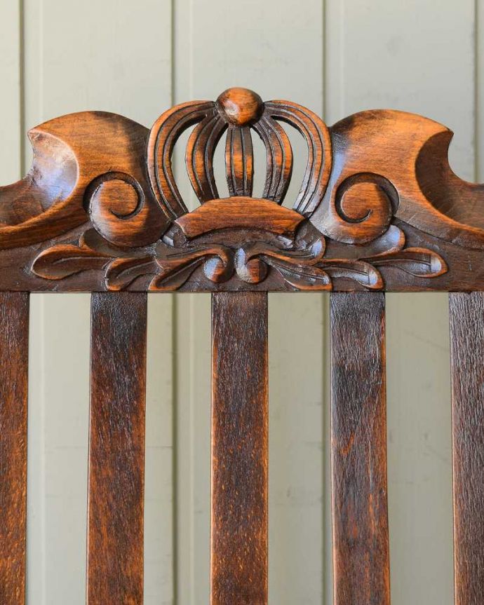 アンティークチェアの装飾