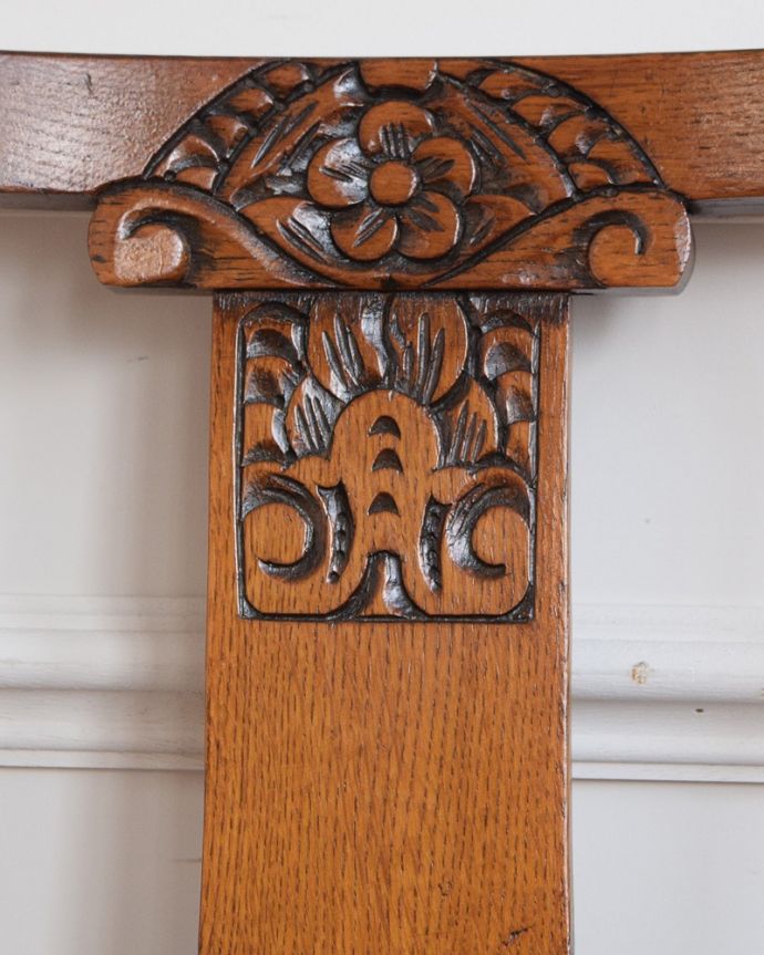 アンティークチェアの装飾