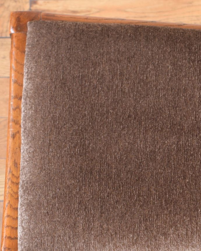 アンティークチェアの座面の生地