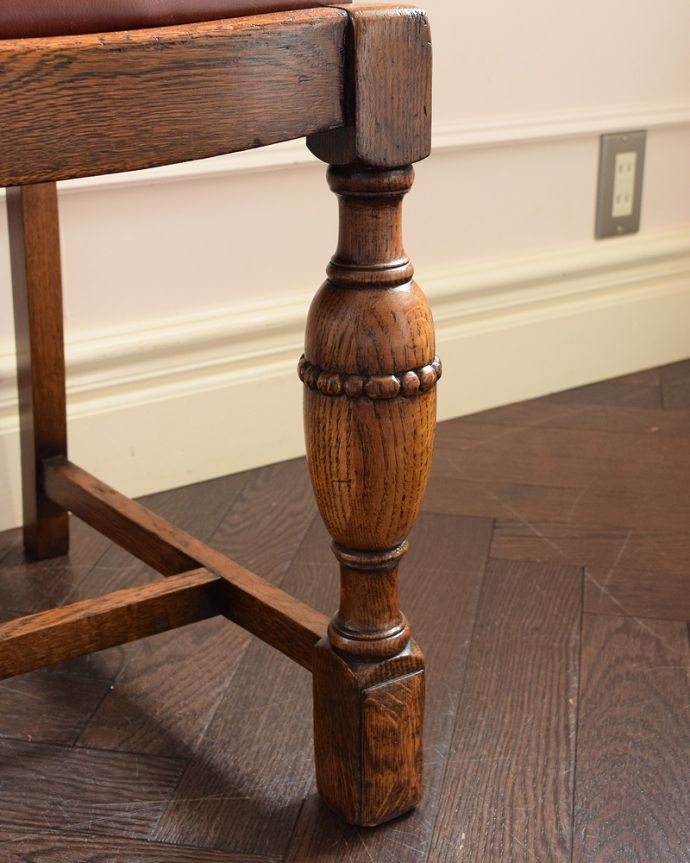 アンティークチェアの脚