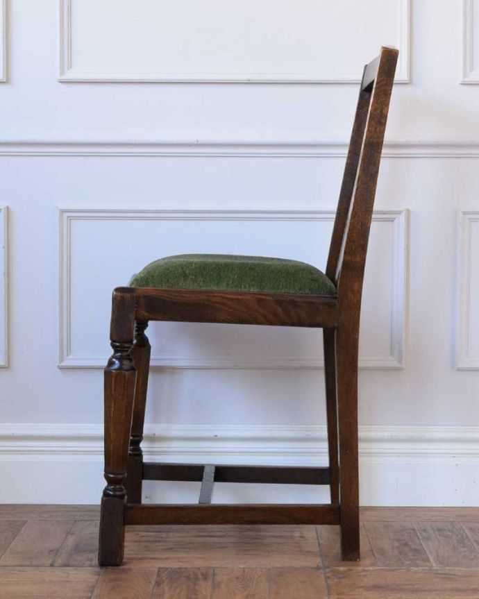 アンティークの椅子の側面