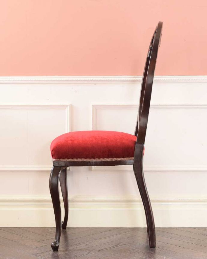 アンティークの椅子の側面