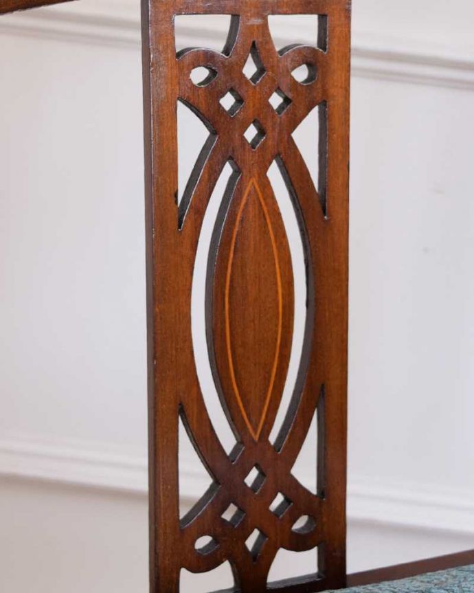 コーナーチェアの華やかな装飾