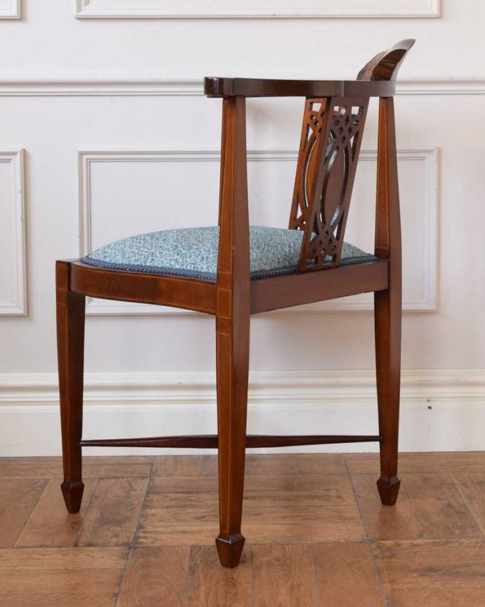 アンティークの椅子の側面