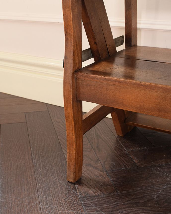 アンティークチェアの脚