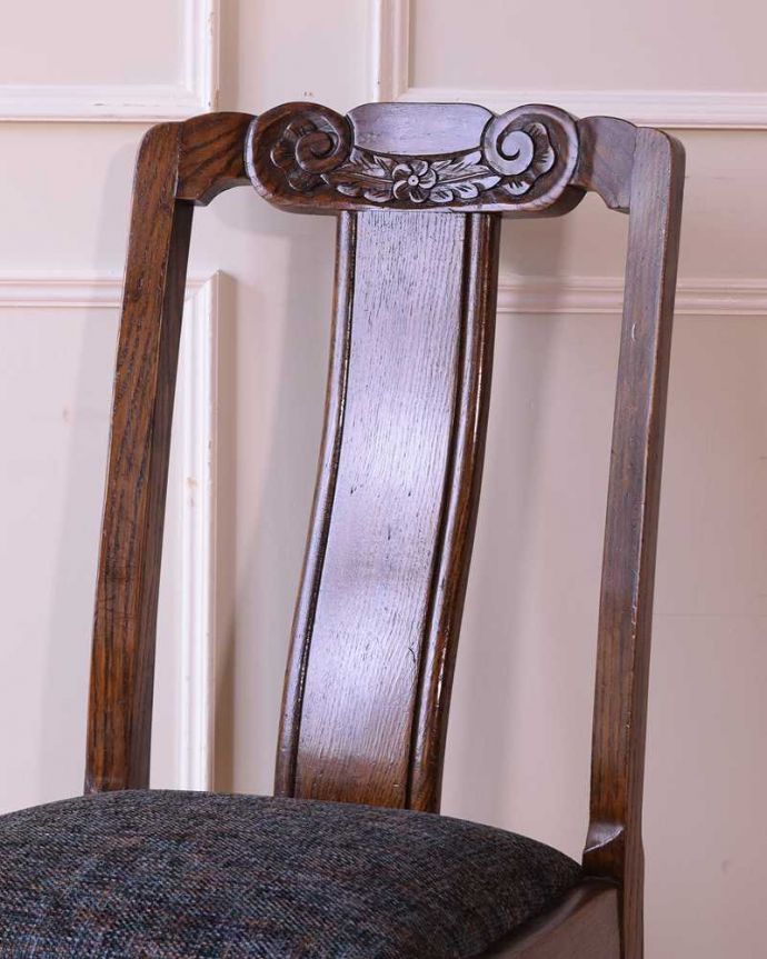 アンティークらしい美しい椅子