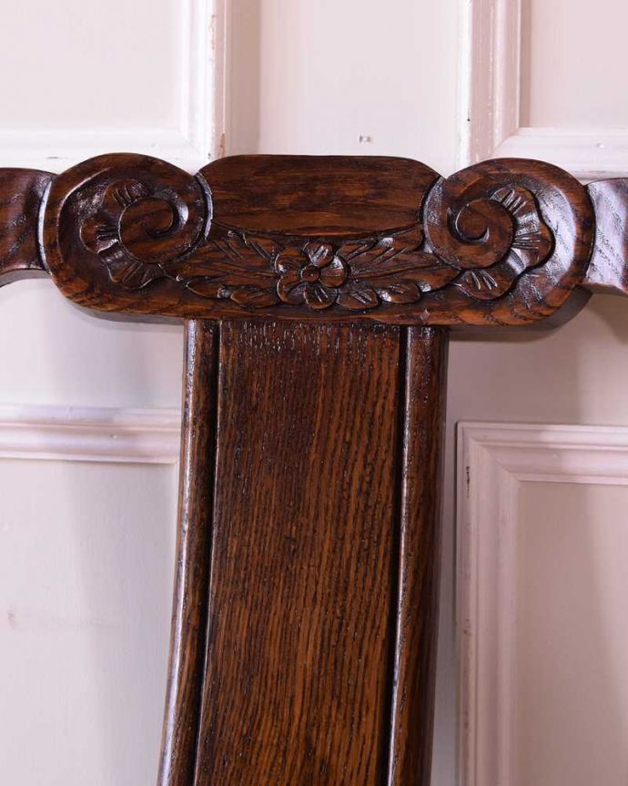 アンティークチェアの装飾