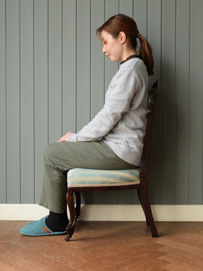 アンティークの椅子の側面