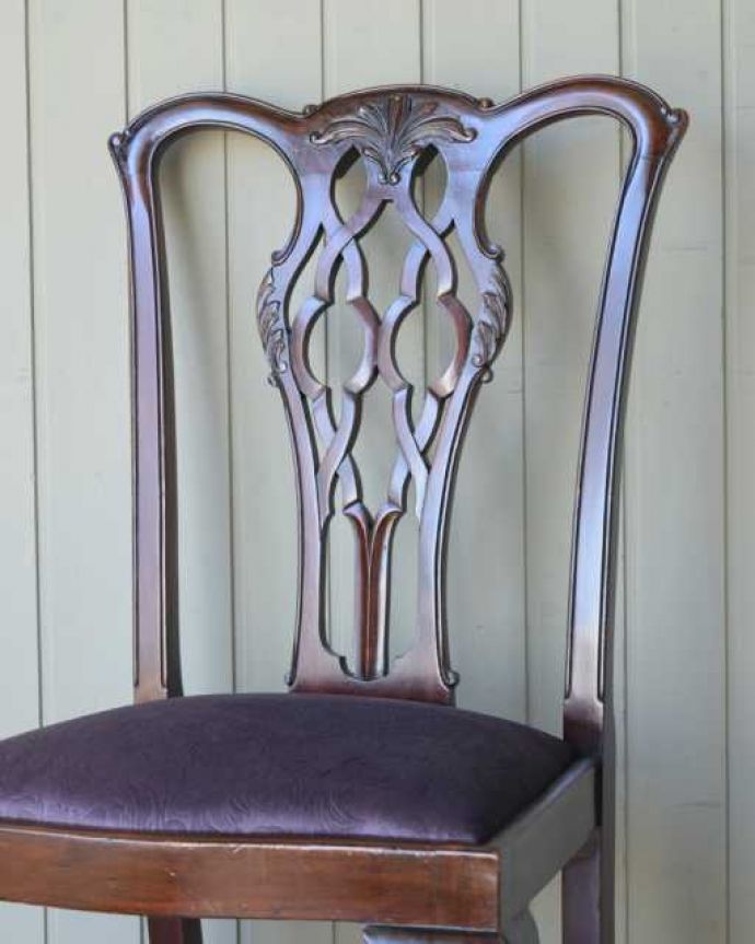 背もたれが美しいアンティークの椅子