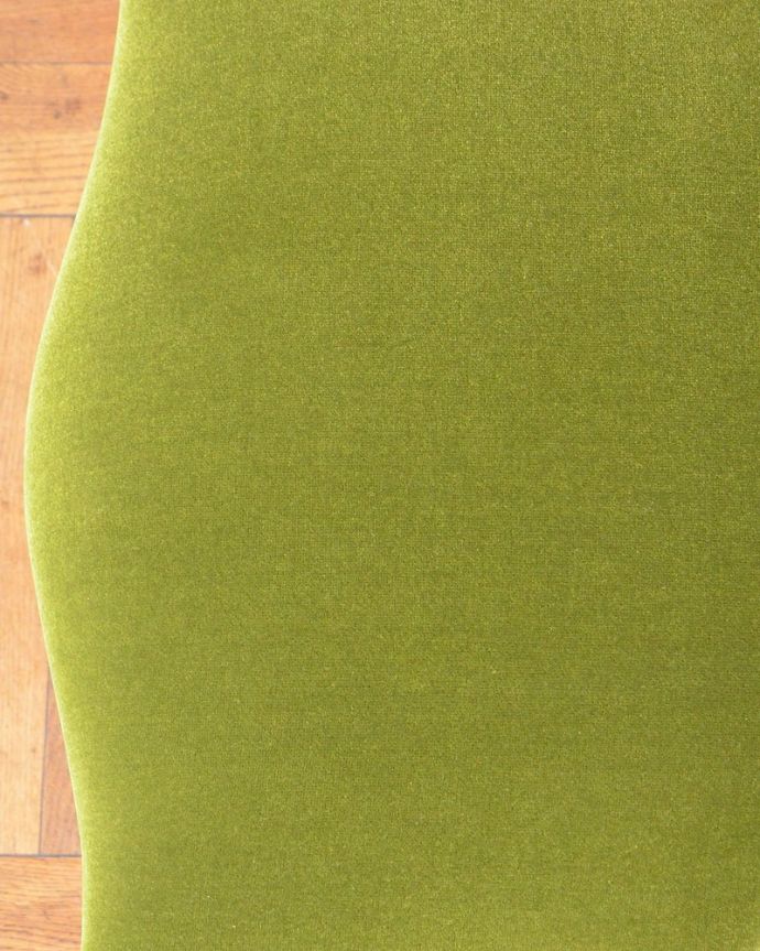 1Pソファ(ラウンジチェア) アンティーク チェア 1890年代のイギリスで見つけたアンティークナーシングチェア。生地のセレクトにもこだわりました優雅なアンティークチェアの雰囲気をそのままに、一番似合う貼り座をじっくり選びました。(q-384-c)