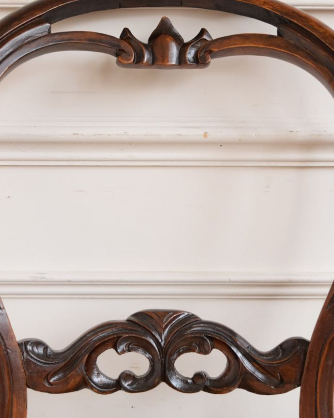 アンティークチェアの装飾