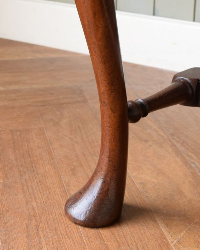 アンティークチェアの脚