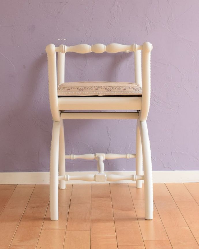 スツール・オットマン　アンティーク チェア　(ホワイトペイント)スツール　360度、どこから見ても美しい脚もしっかり組まれているのがわかります。(q-406-c)