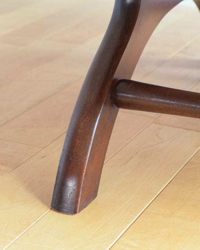 アンティークチェアの脚