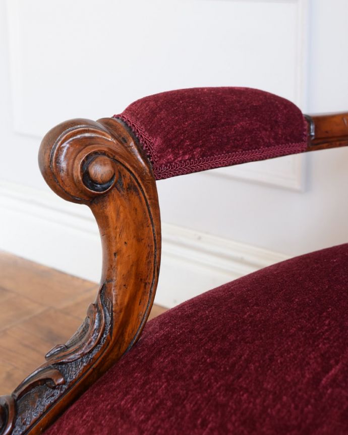 アンティークの椅子のアーム