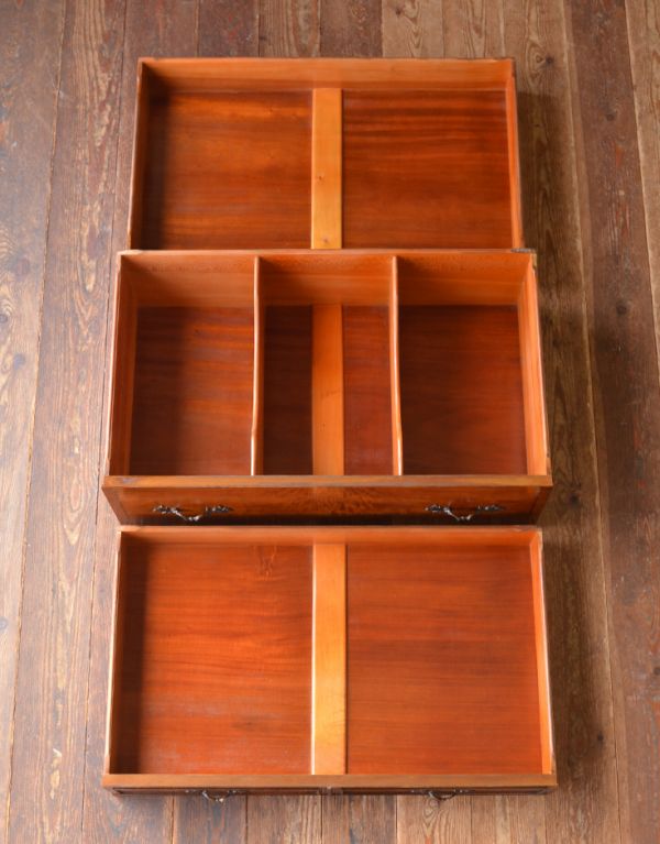 アンティーク家具　フランスのアンティーク家具、美しいチェストオブドロワーズ。引き出しは全部で５杯。(q-414-f)