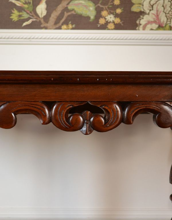 アンティークのテーブル　アンティーク家具　アンティークのおしゃれな英国家具、コンソールテーブル（花台）。大人っぽいカラーで落ち着きがあります。(q-416-f)