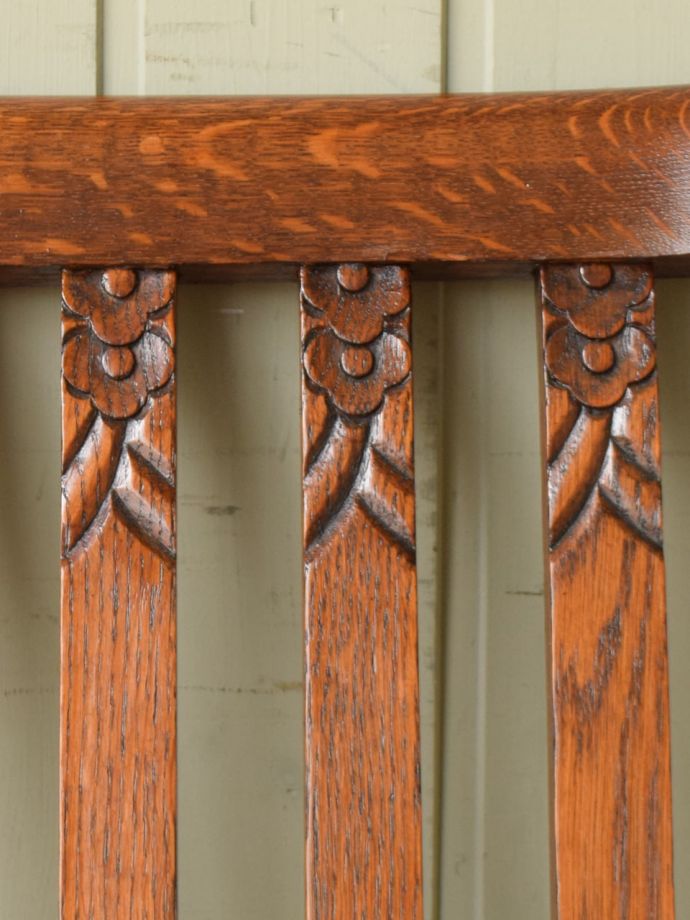 アンティークチェアの装飾