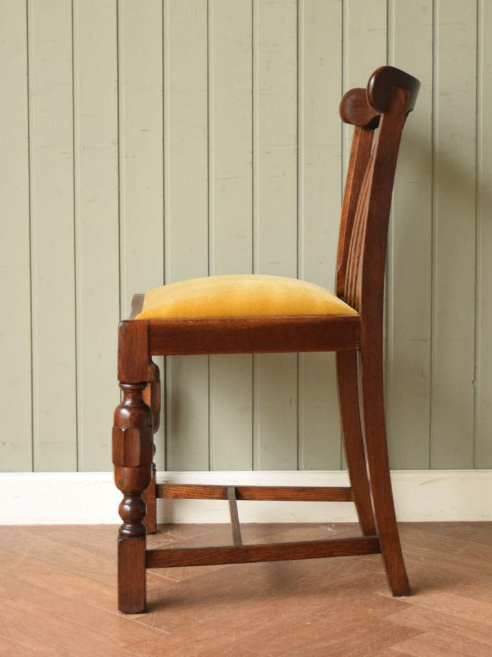 アンティークの椅子の側面