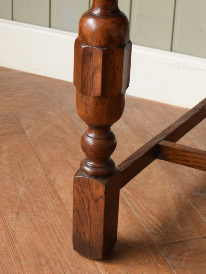 アンティークチェアの脚