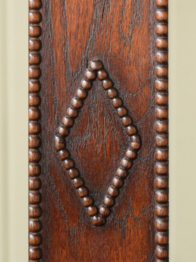 アンティークチェアの装飾