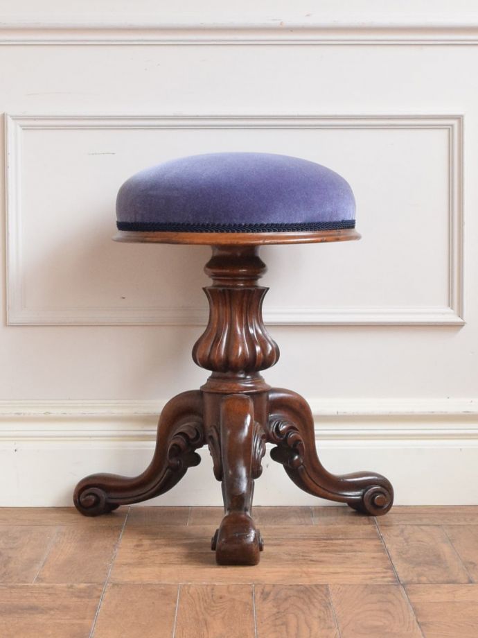 アンティークスツールの側面