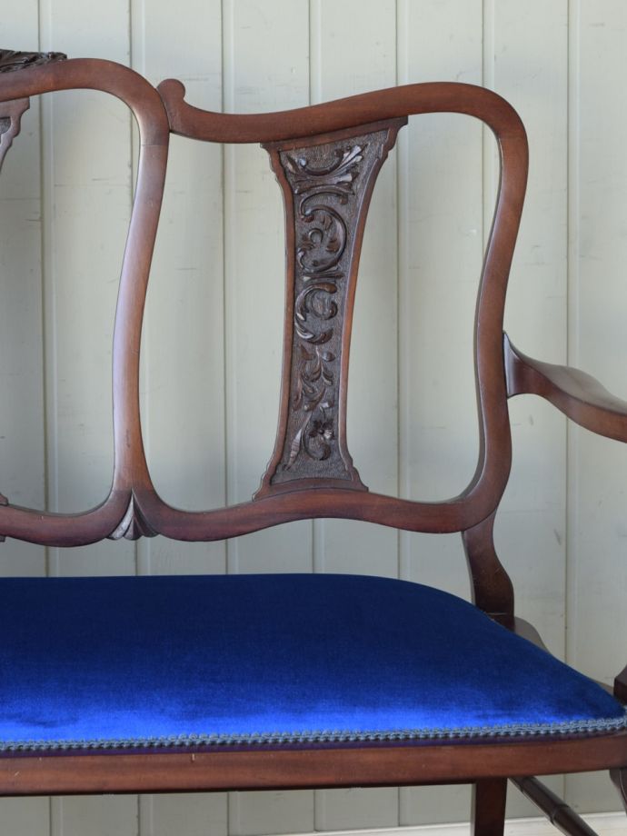 背もたれが美しいアンティークの椅子