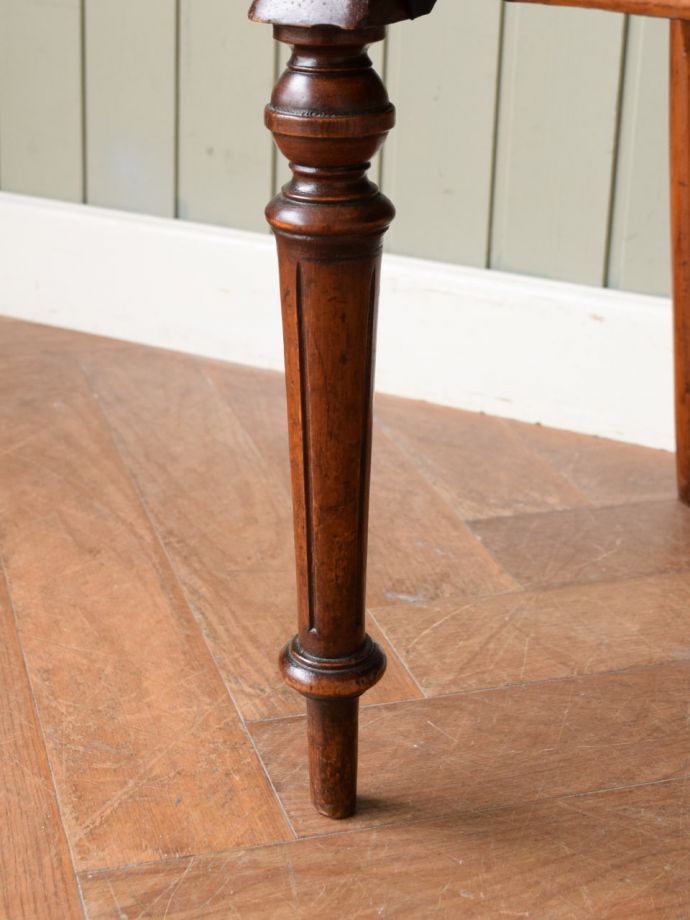 アンティーク椅子の脚