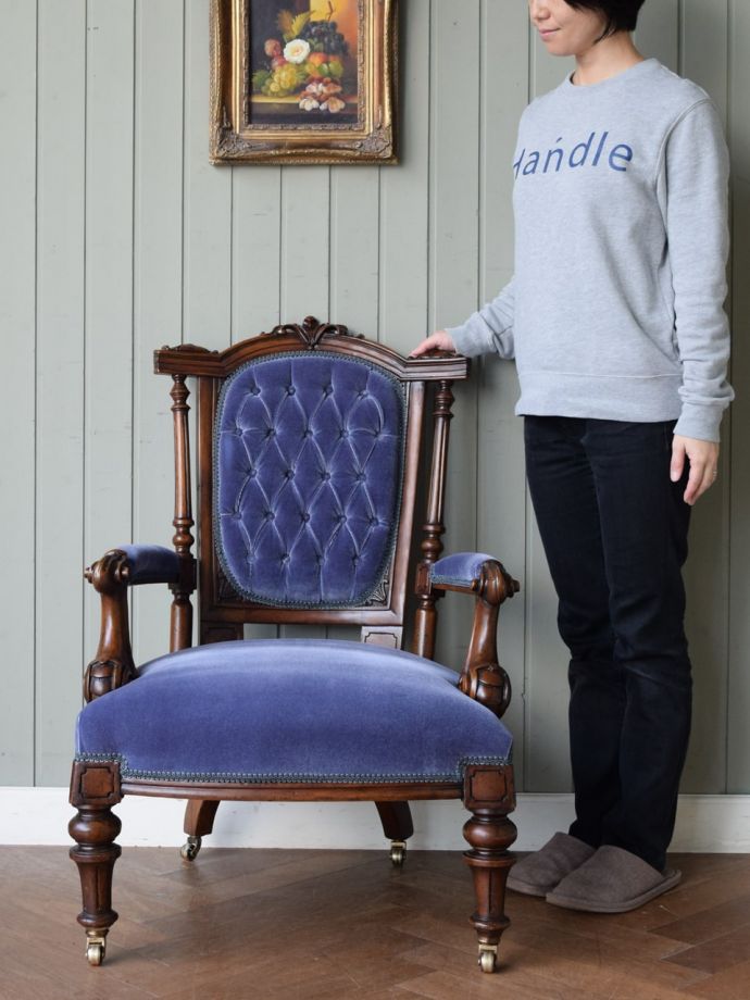 英国アンティークのパーソナルチェア