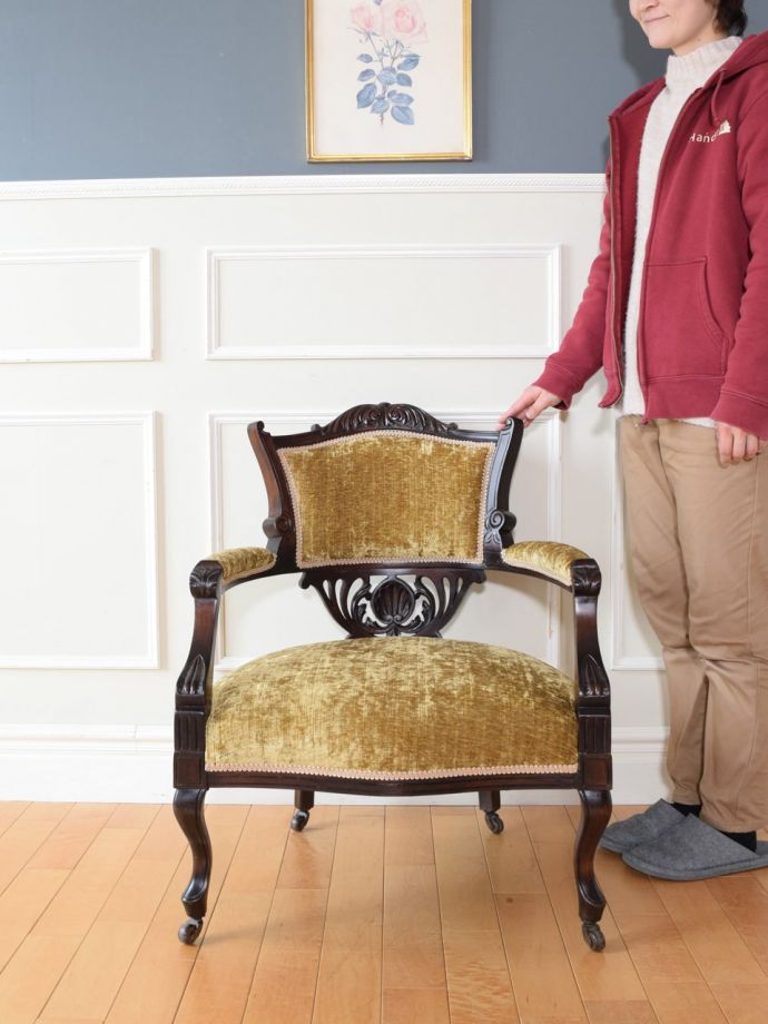 英国アンティークのパーソナルチェア