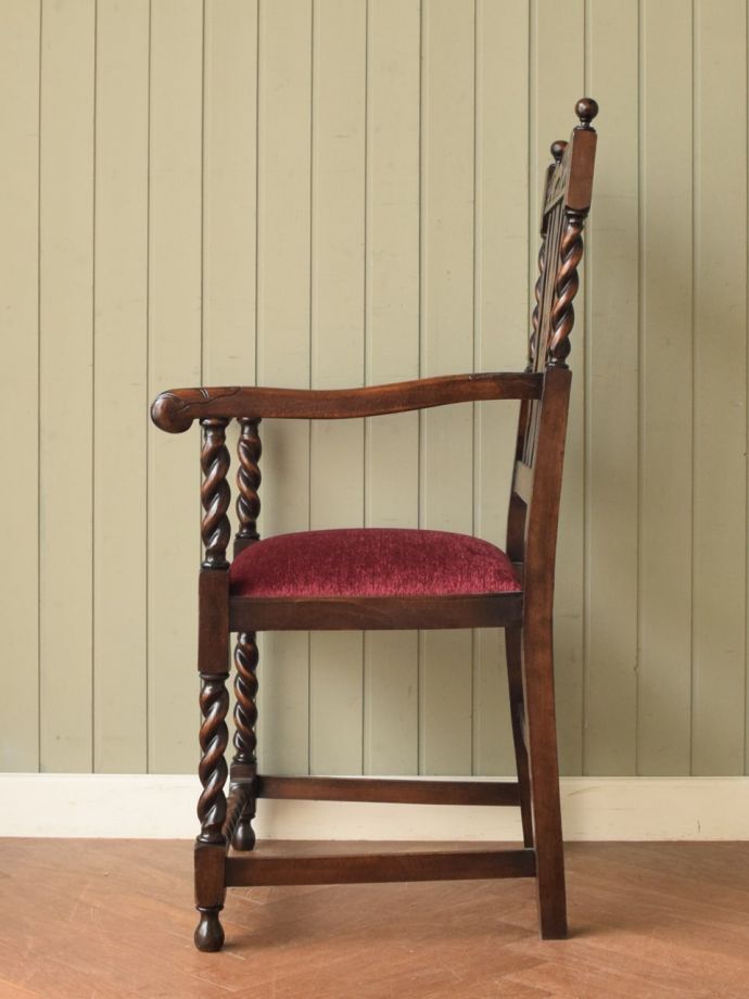 アンティークの椅子の側面