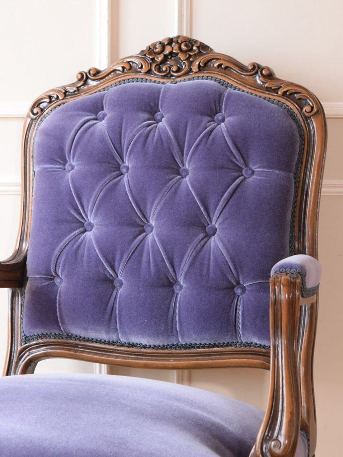 背もたれが美しいアンティークの椅子