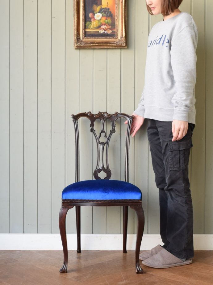 英国アンティークのサロンチェア