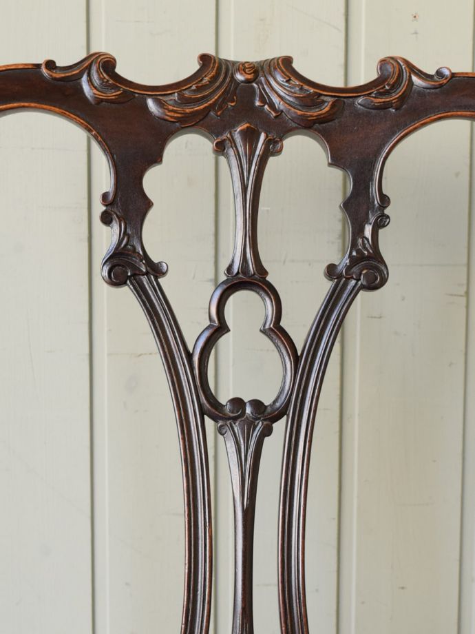 英国アンティークらしい装飾