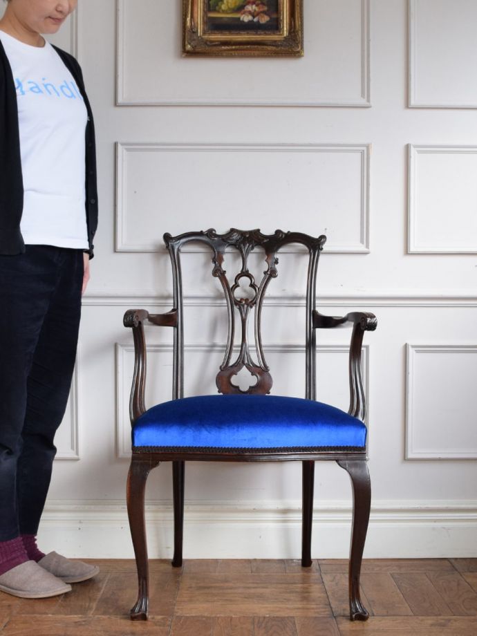 英国アンティークのサロンチェア