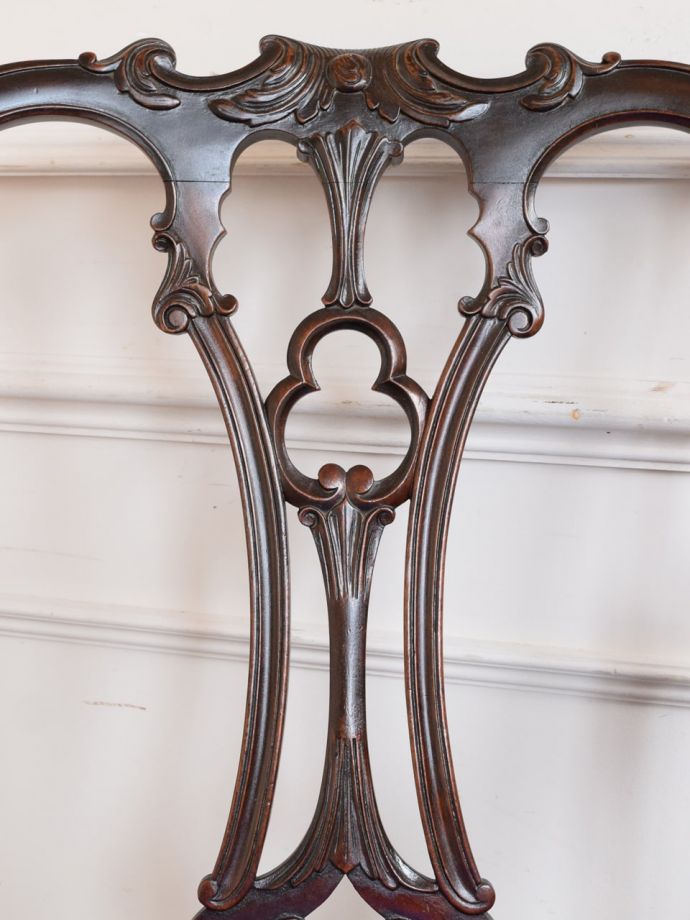 英国アンティークらしい装飾