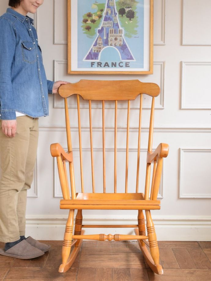 英国アンティークのロッキングチェア