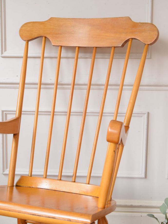 アンティークチェアの背もたれ