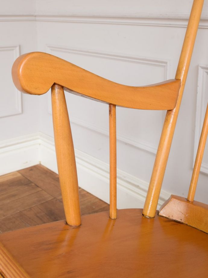 アンティークチェアのアーム