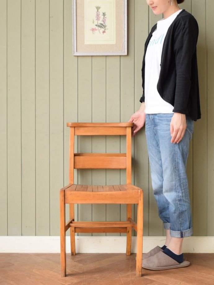 英国アンティークのチャーチチェア