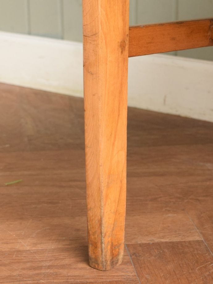 アンティークチェアの脚