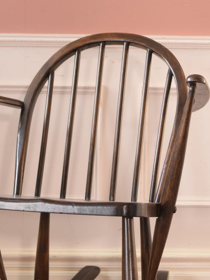 アンティークチェアの背もたれ