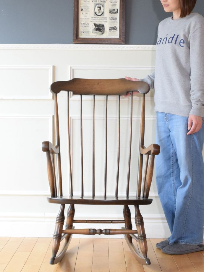 英国アンティークのロッキングチェア